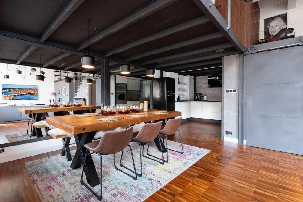 The Factory Loft Prague Apartment ภายนอก รูปภาพ